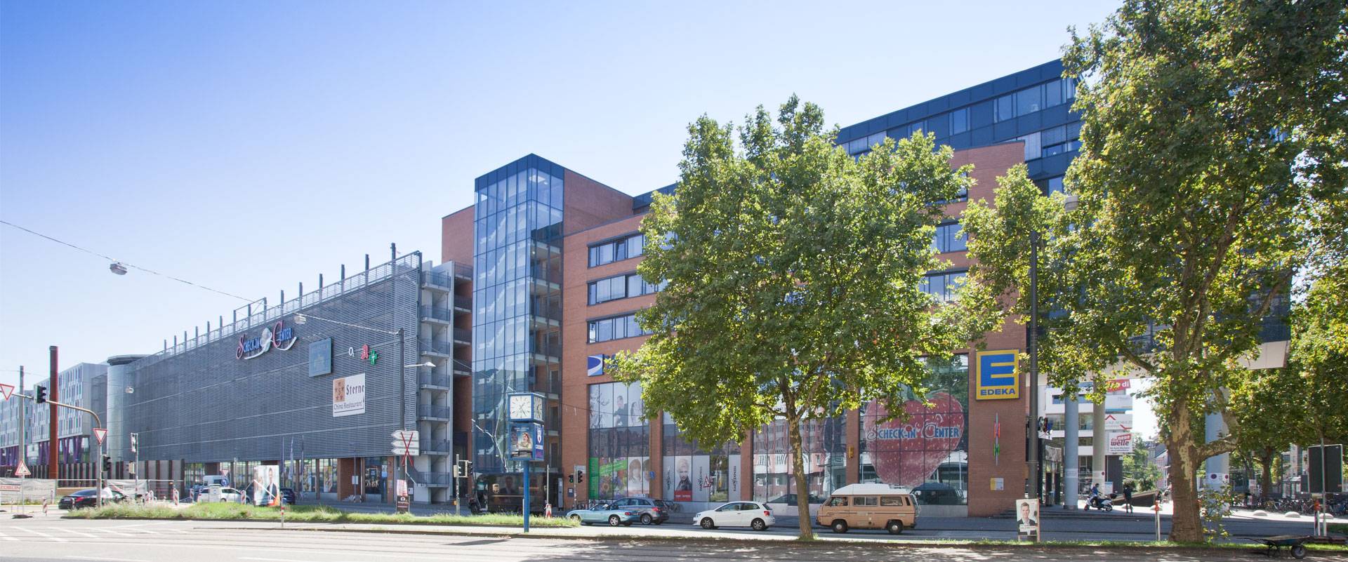 Außenansicht Scheck-In Center Karlsruhe